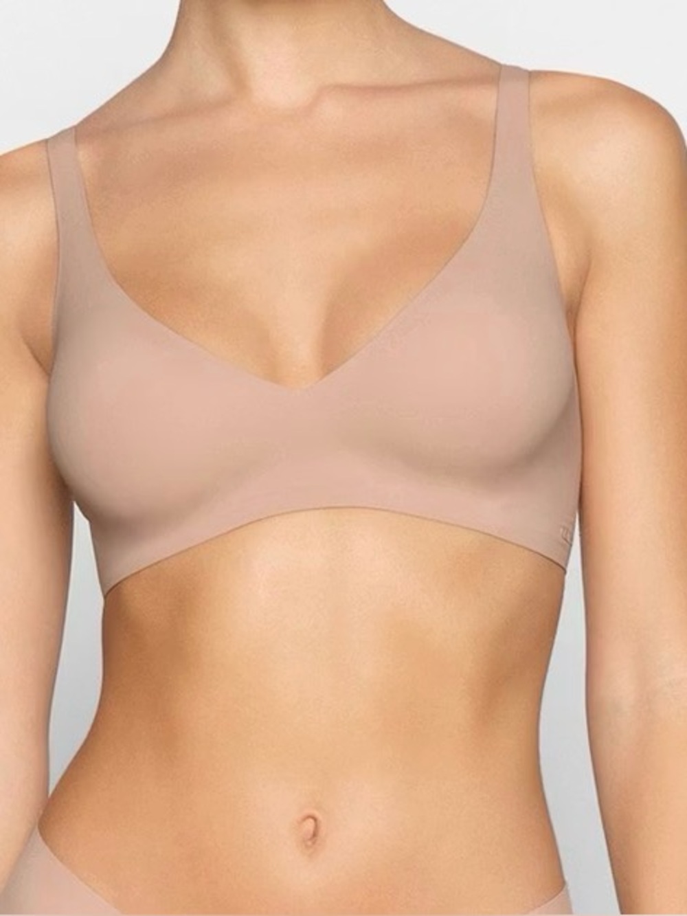 Skims naked plunge bra medium clay